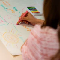 Doula : découvrez les différentes spécialités et trouvez votre couleur